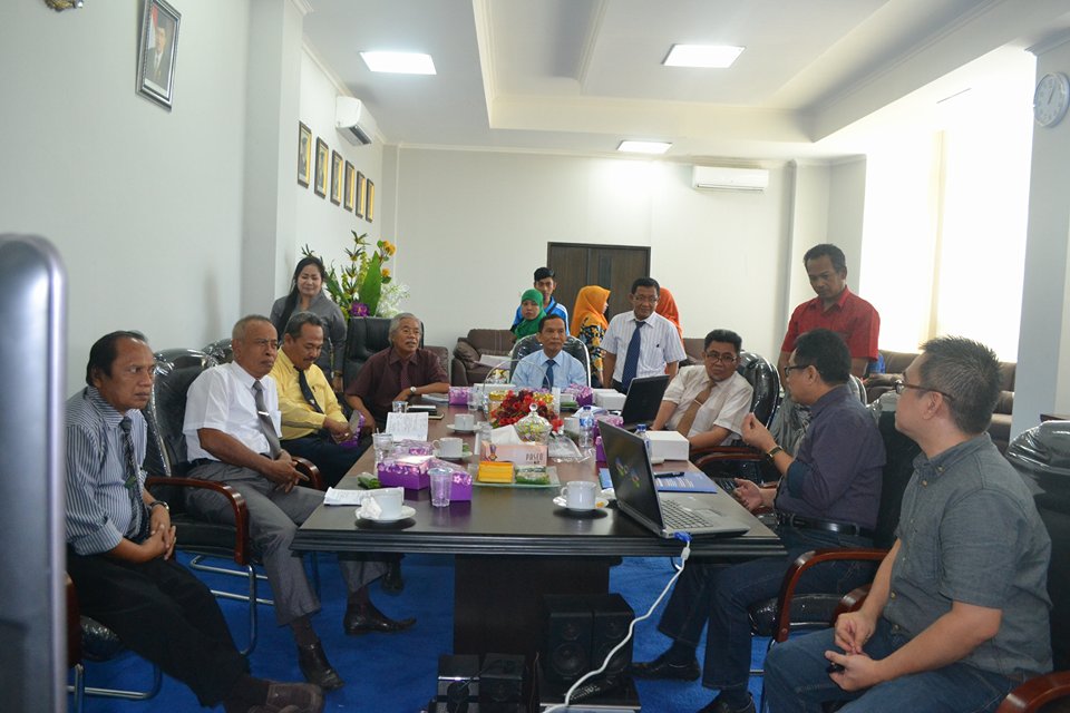 Rektor Untad Launching UNTAD Webinar