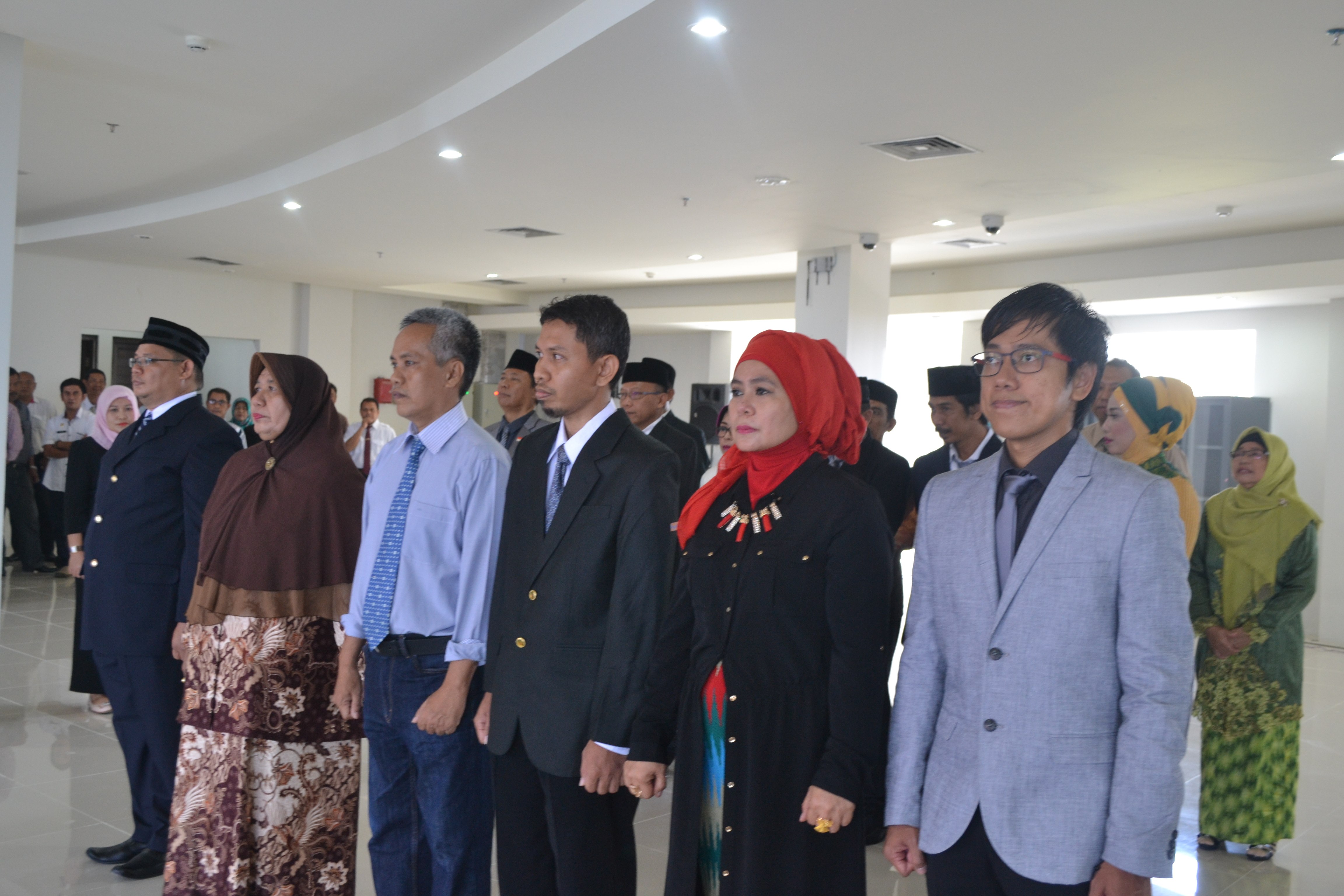 Rektor Kukuhkan Pengelola Pusat Kreativitas Mahasiswa dan Pengembangan Karir