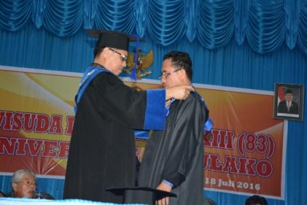 Wisuda ke-83, Untad Lepas 1071 Alumni dan Kukuhkan Satu Guru Besar