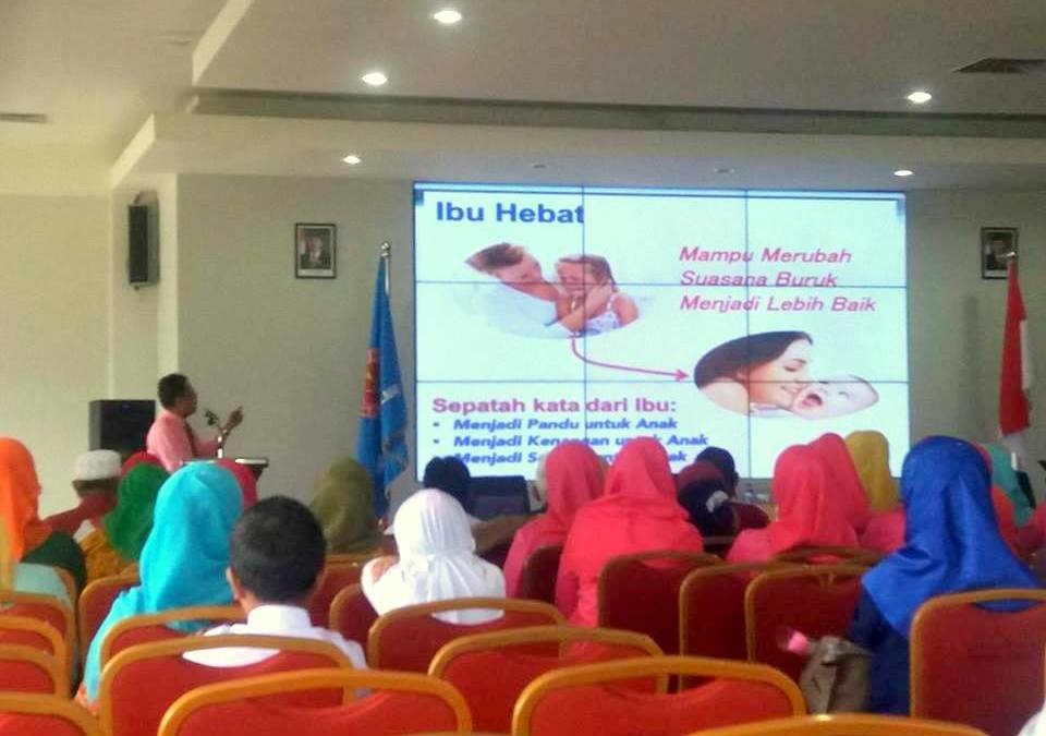 Peringati Hari Ibu ke-88, Rektor Untad : Ibu Hebat akan Lahirkan Anak yang Lebih Hebat