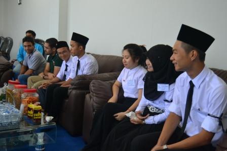 Rektor Gelar Pertemuan dengan Mahasiswa Kelas Internasional