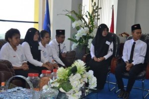 Rektor Gelar Pertemuan dengan Mahasiswa Kelas Internasional (5)