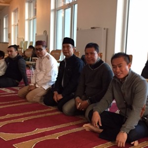 Rektor Untad bersama rombongan salat Idul Adha di Masjid At-Taqwa Goettingen