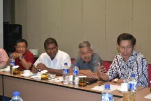 Diskusi Tim Advisor dengan Rektor Untad (Foto Taqyuddin Bakri)