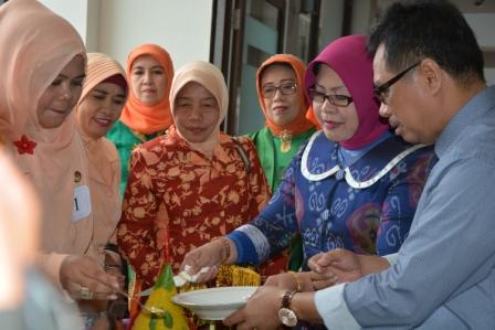 Isi Seminar Hari Ibu, Rektor Tekankan Manajemen “Garisah”