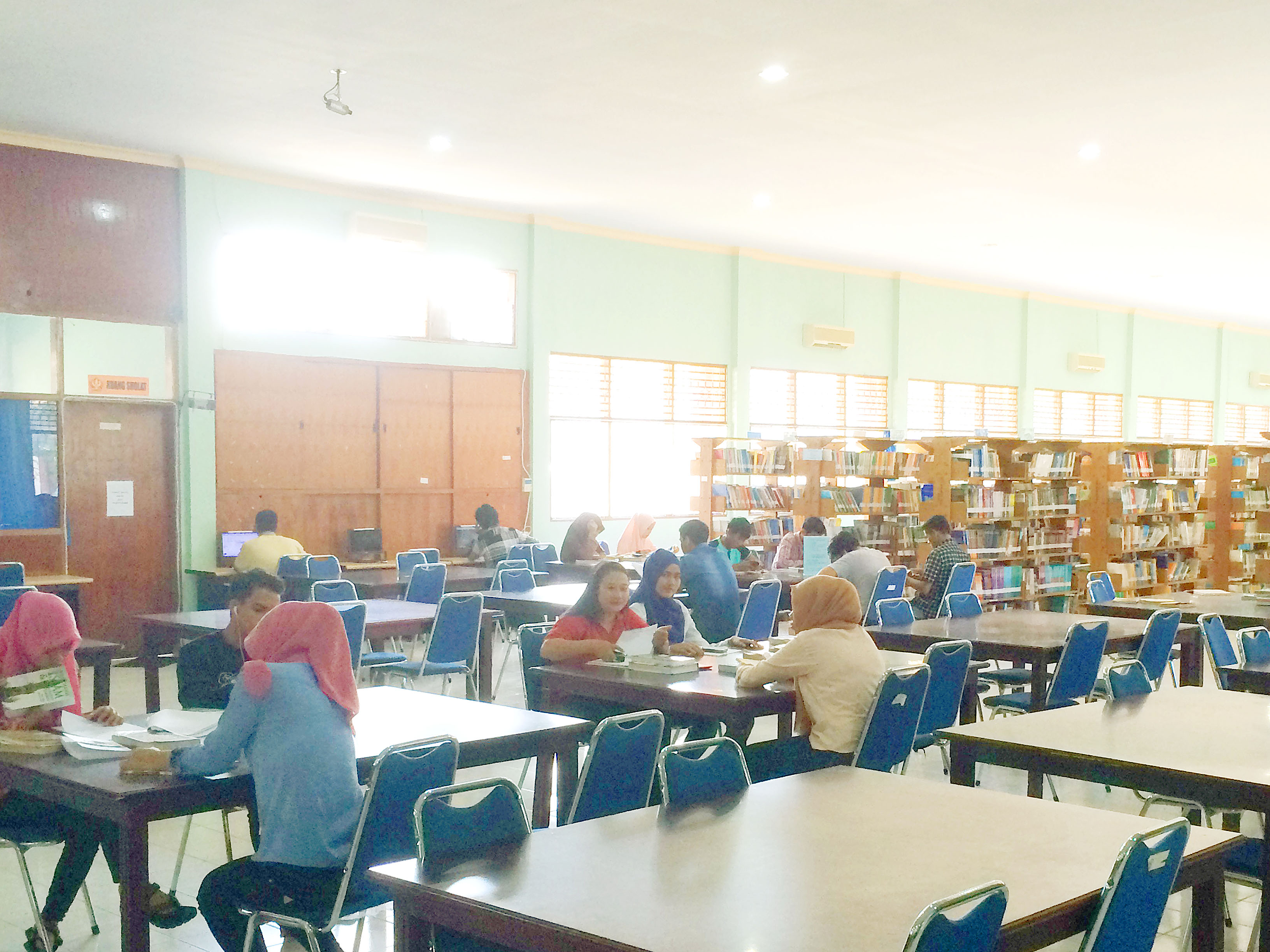 Libur Mahasiswa, Perpustakaan Universitas Tadulako Masih Ramai Pengunjung