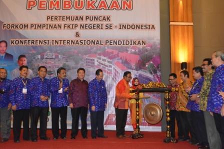 FKIP Untad Tuan Rumah Forkom Pimpinan FKIP se-Indonesia