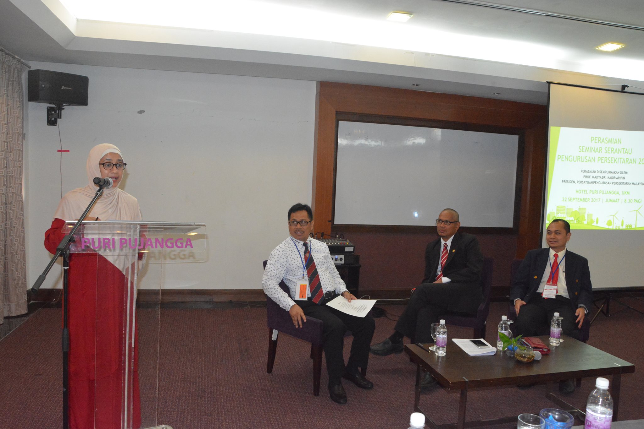 Seminar Serantau Pengurusan Persekitaran Sebagai Wujud Kolaborasi Negara Serumpun UKM dan Untad