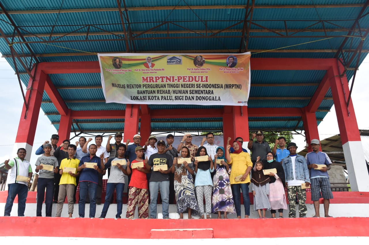 Untad Salurkan Bantuan Asal Majelis Rektor Perguruan Tinggi Negeri Se Indonesia Untuk Wilayah Palu, Sigi dan Donggala