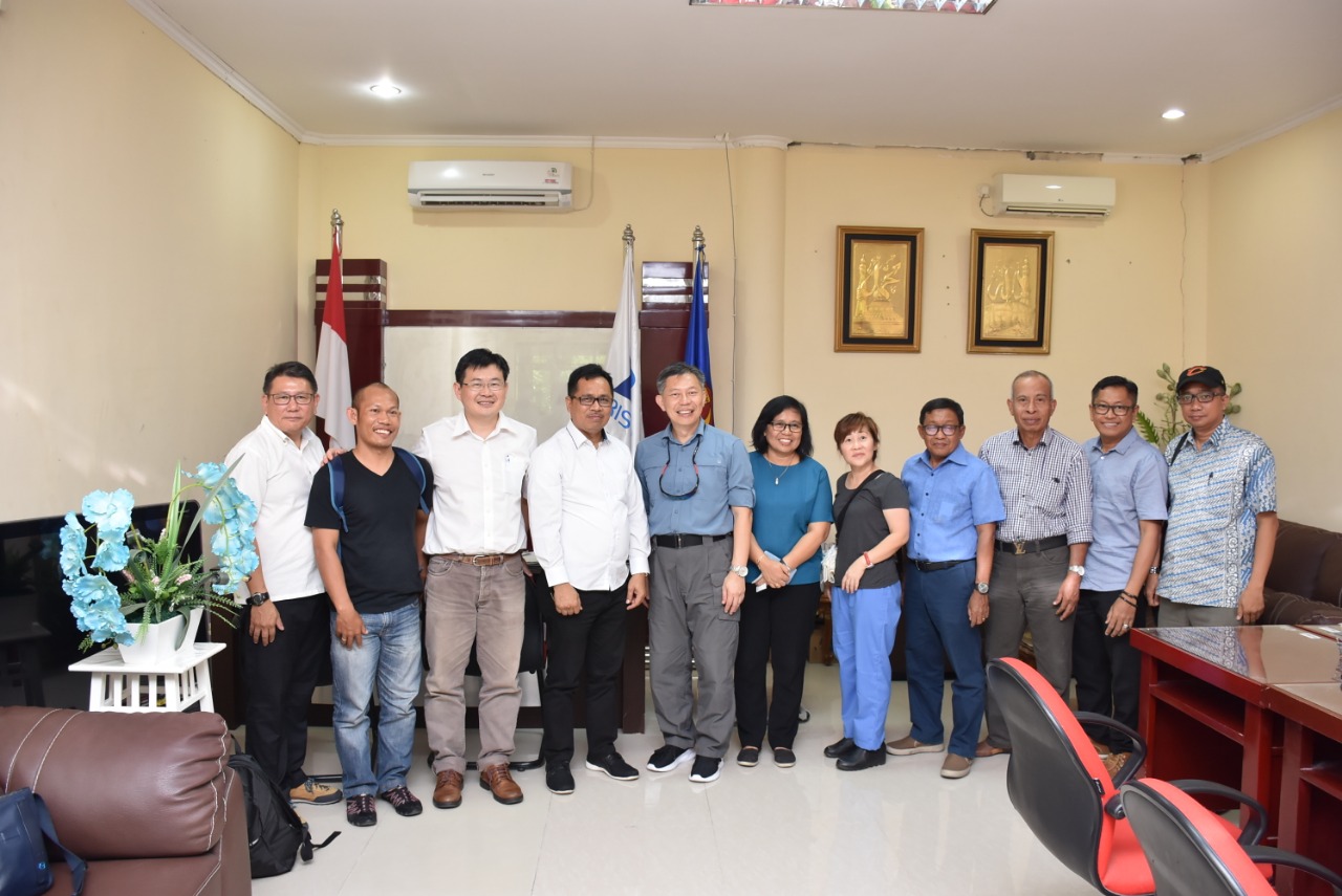 Sebulan Pasca Gempa, Singapore – Crisis Relief Alliance Kunjungi & Tinjau Kondisi Universitas Tadulako