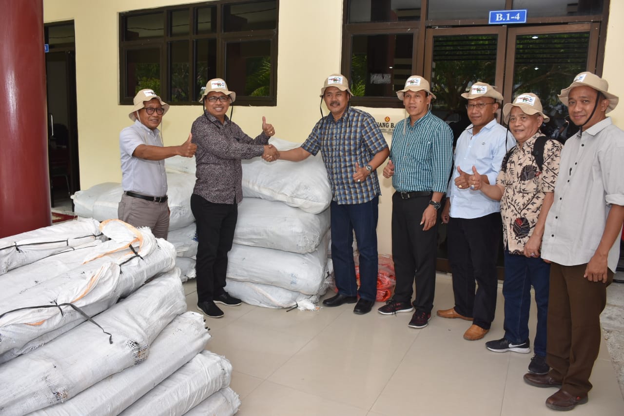 Tunjang Perkuliahan di Untad, Kemenristekdikti Beri Bantuan Tenda