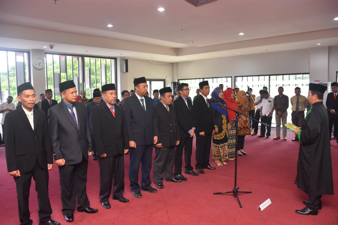 Rektor Lantik Wakil Dekan FATEK & FMIPA Beserta Pejabat Untad Lainnya
