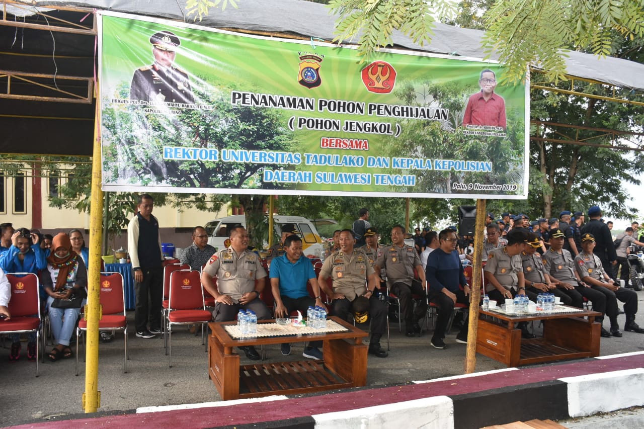 Untad & Polda Sulteng Gelar Penanaman Pohon Untuk Penghijauan Area Untad