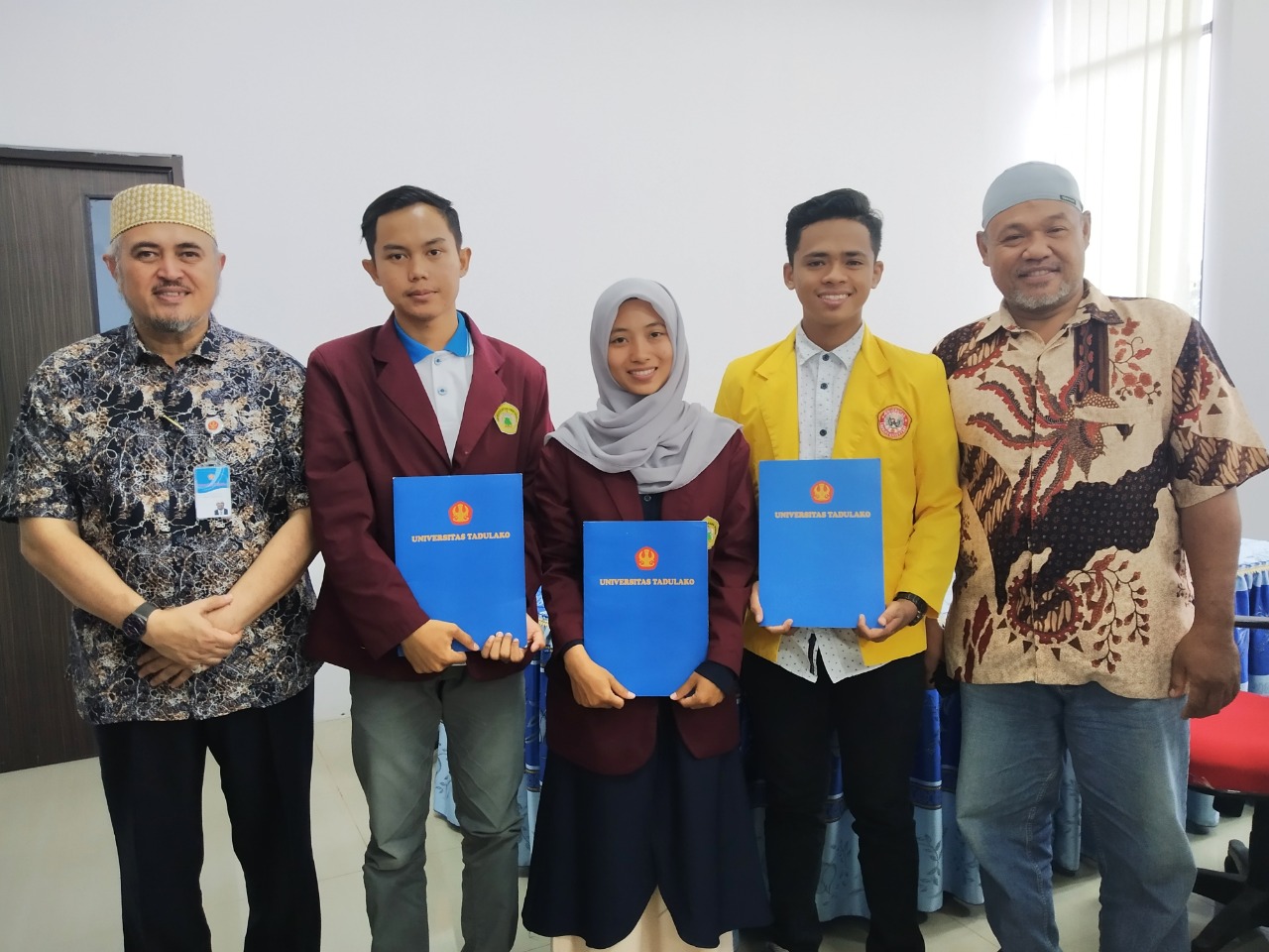 Untad Lepas Tiga Mahasiswa Program PERMATA Asal Untirta Banten & Universitas Lambung Mangkurat Banjarmasin